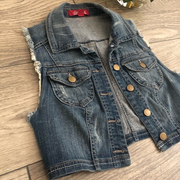 FOREVER 21 denim distressed dark wash fade vest size small - Picture 2 of 6